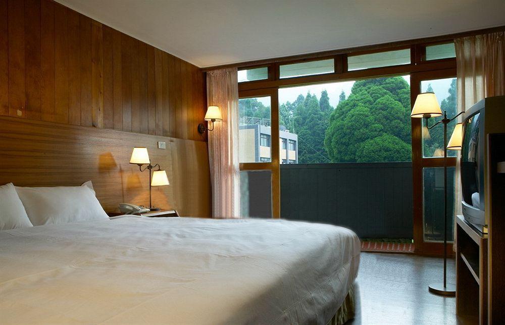 Howard Resort Xitou Лугу Екстериор снимка