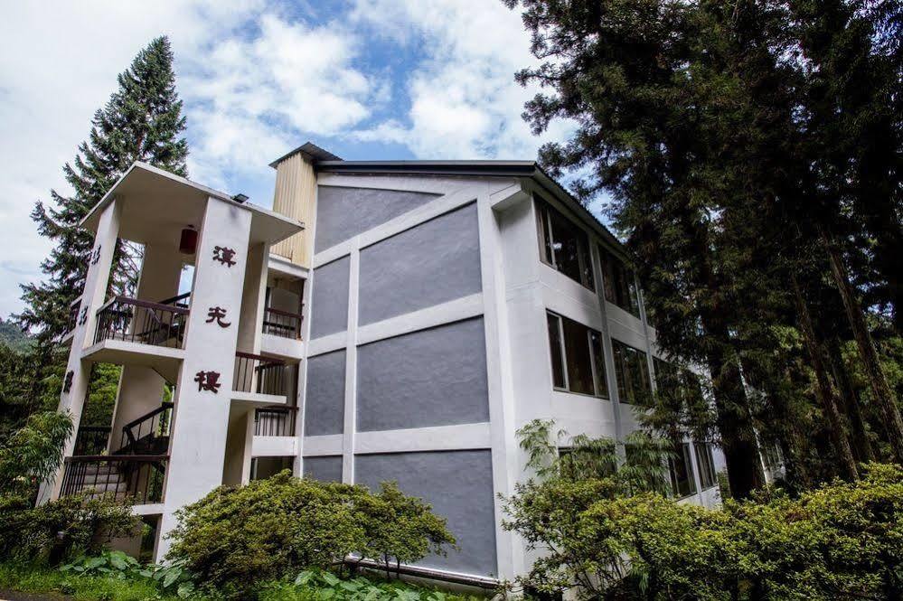 Howard Resort Xitou Лугу Екстериор снимка